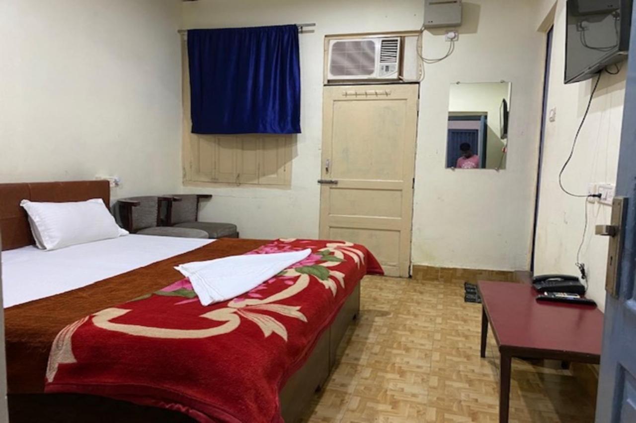 Travo Tales Varanasi Albergue Exterior foto